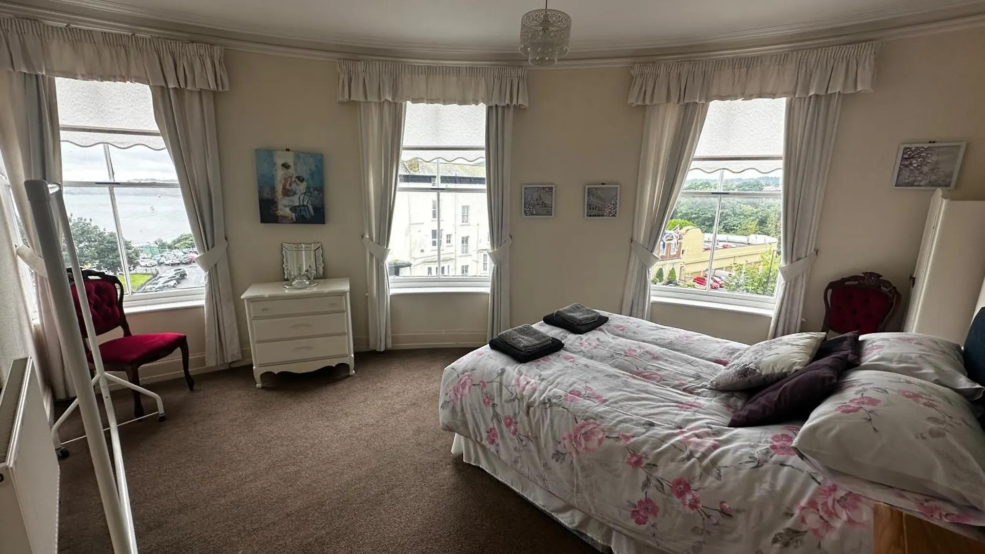 Scarborough - 4 Beds - Sea View - Pet Friendly Apartment United Kingdom